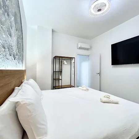 Getaway - Jacuzzi, Space & Comfort Apartment *