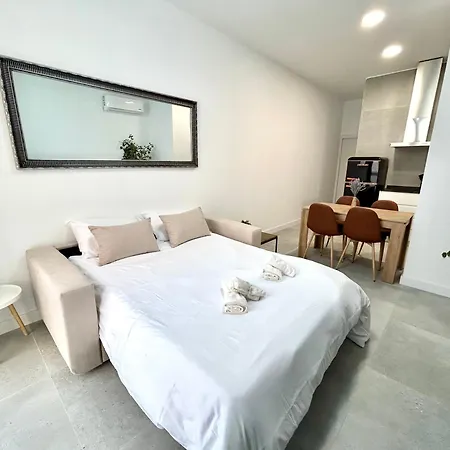 Getaway - Jacuzzi, Space & Comfort Apartment Valencia