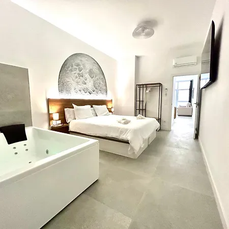 Getaway - Jacuzzi, Space & Comfort Apartment Valencia