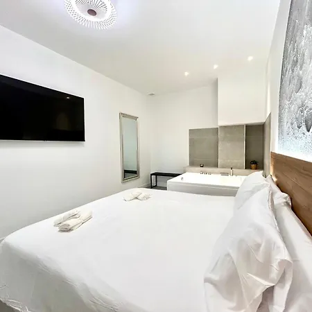 Getaway - Jacuzzi, Space & Comfort * ולנסיה