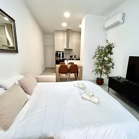 Apartment Getaway - Jacuzzi, Space & Comfort Valencia