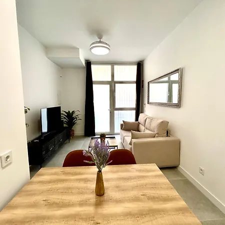 Getaway - Jacuzzi, Space & Comfort דירה *