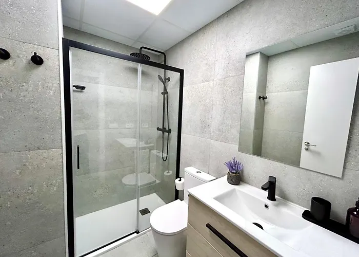 Getaway - Jacuzzi, Space & Comfort Valencia