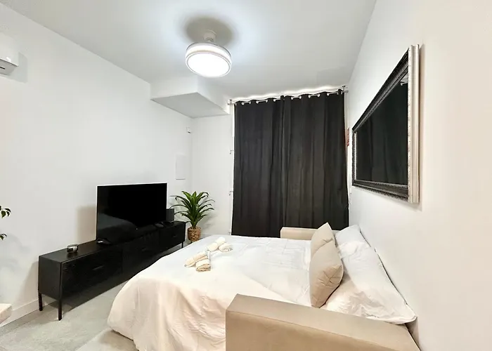 Getaway - Jacuzzi, Space & Comfort Valencia