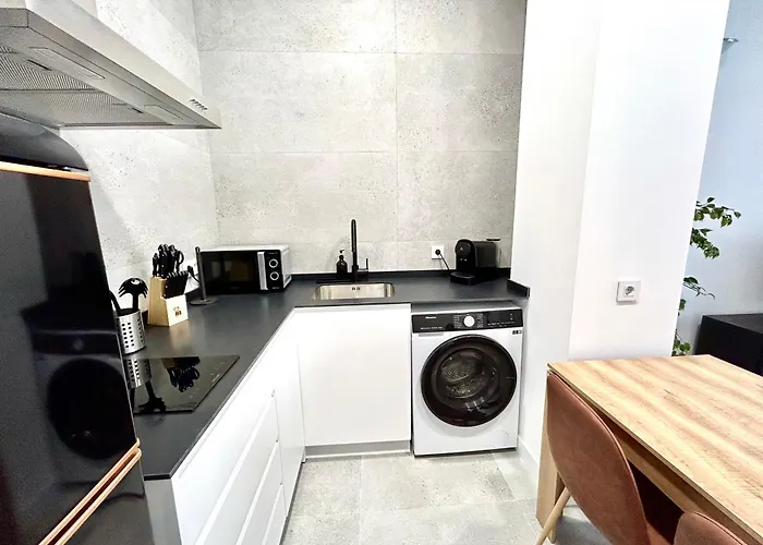 Getaway - Jacuzzi, Space & Comfort Valencia