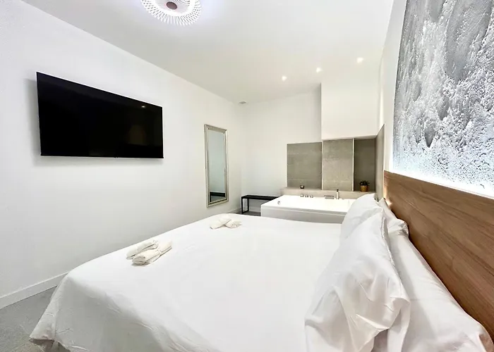 Getaway - Jacuzzi, Space & Comfort * Valencia