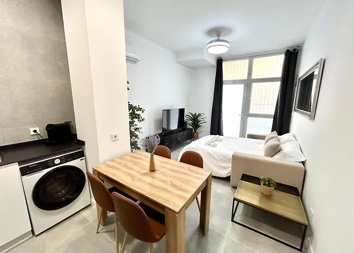Getaway - Jacuzzi, Space & Comfort Valencia