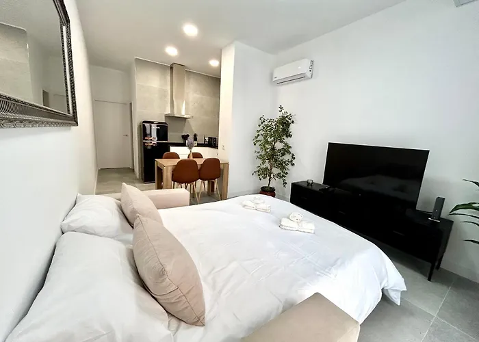 Getaway - Jacuzzi, Space & Comfort Valencia